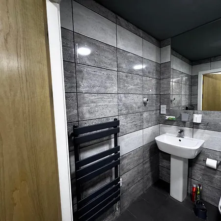 Apartment Leeds Ls1 2bd Corporate 2 Bath Secured Parking, Long Stay, Council Stay, Nursing Care Cos,