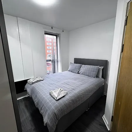 Leeds Ls1 2bd Corporate 2 Bath Secured Parking, Long Stay, Council Stay, Nursing Care Cos, Apartment