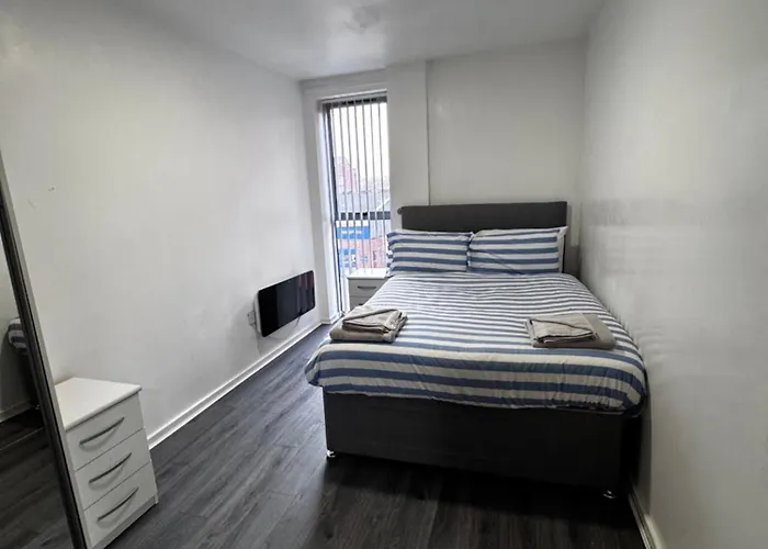 Апартаменти Ls1 2bd Corporate 2 Bath Secured Parking, Long Stay, Council Stay, Nursing Care Cos, Лідс