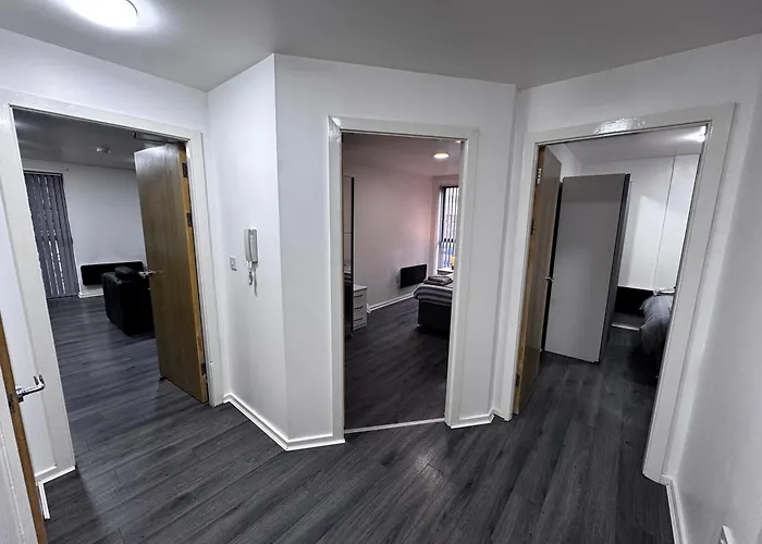 Ls1 2bd Corporate 2 Bath Secured Parking, Long Stay, Council Stay, Nursing Care Cos, * Λιντς