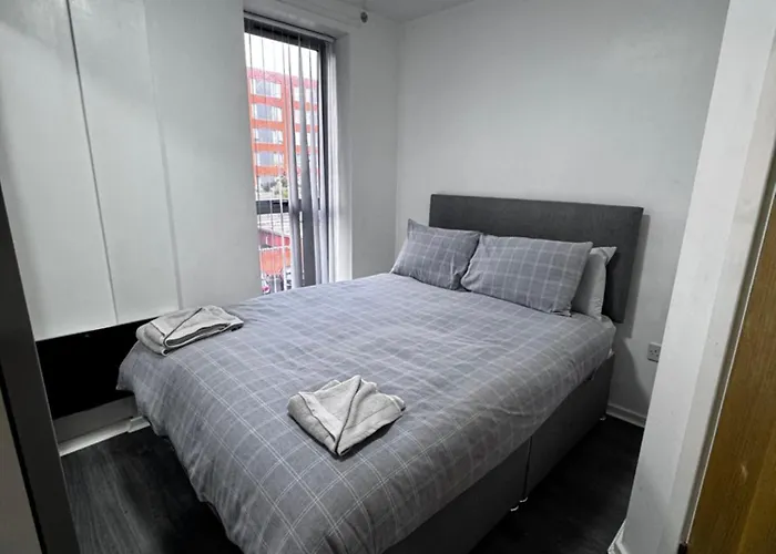 Ls1 2bd Corporate 2 Bath Secured Parking, Long Stay, Council Stay, Nursing Care Cos,