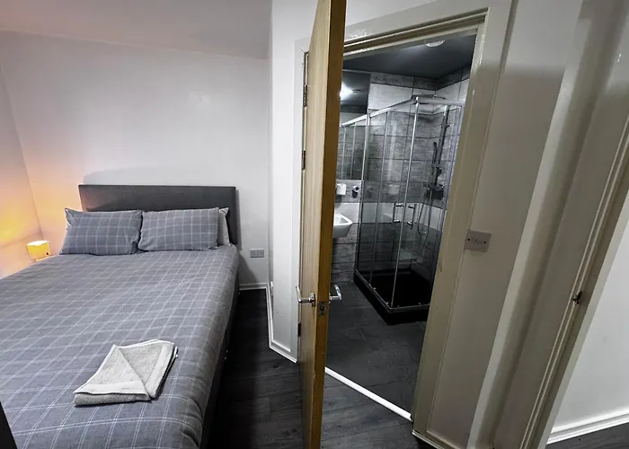 Ls1 2bd Corporate 2 Bath Secured Parking, Long Stay, Council Stay, Nursing Care Cos, Λιντς